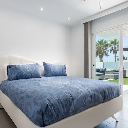 Villa Luxurious 5* - 300m2 - Private Heated Pool - Garage - Wifi *
