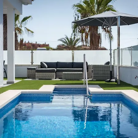 Luxurious 5* - 300m2 - Private Heated Pool - Garage - Wifi Villa