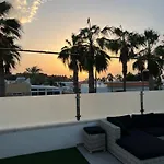 Luxurious 5* - 300m2 - Private Heated Pool - Garage - Wifi Villa